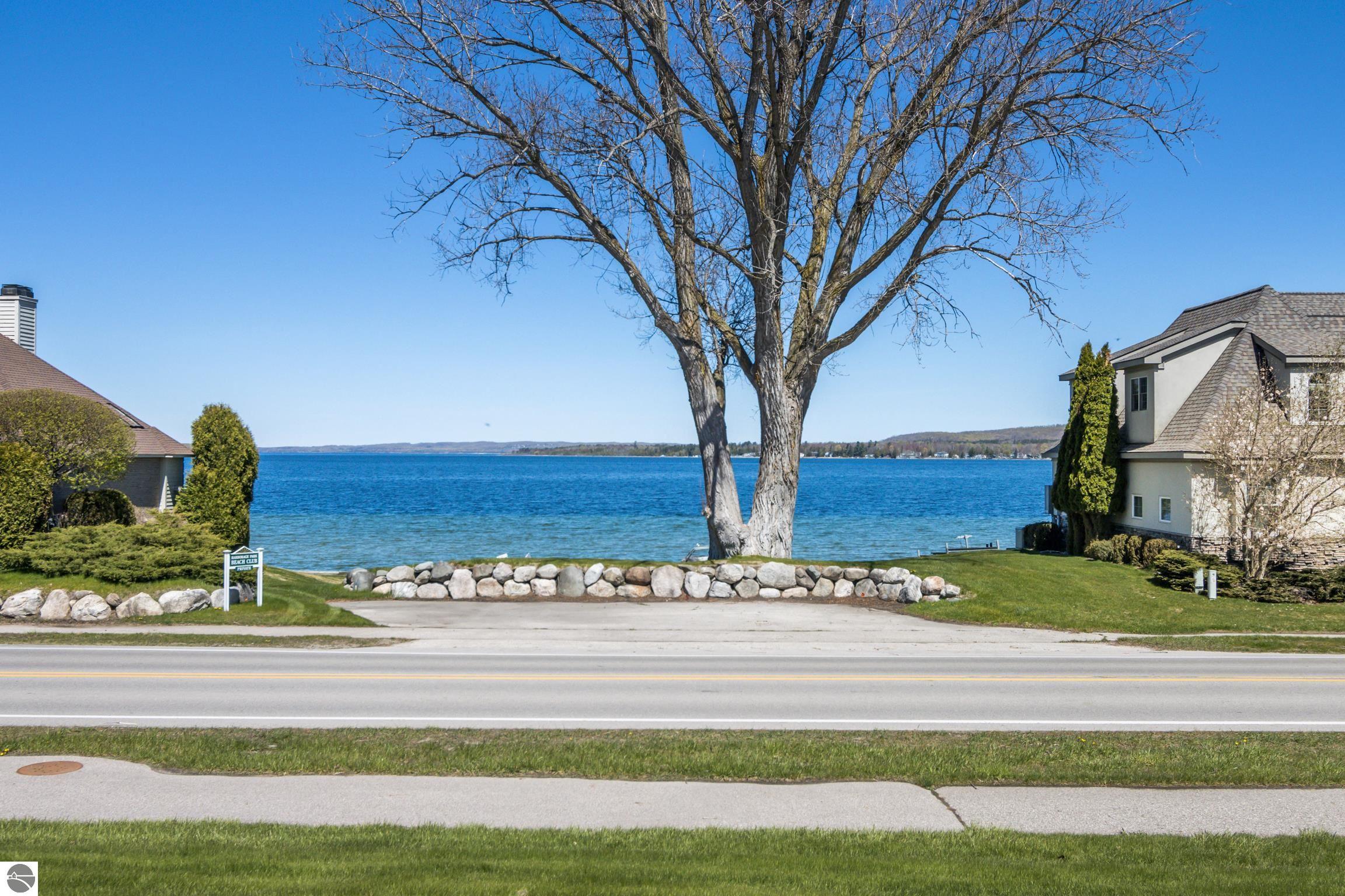 Boyne City, Michigan, 49712, United States, 3 Bedrooms Bedrooms, ,3 BathroomsBathrooms,Residential,For Sale,2034375
