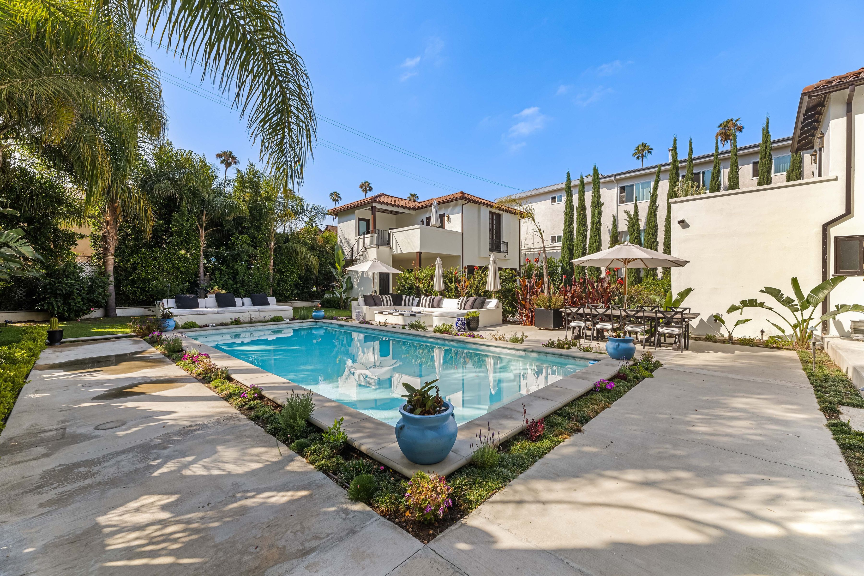  2052 S Hobart Blvd - 物件實景