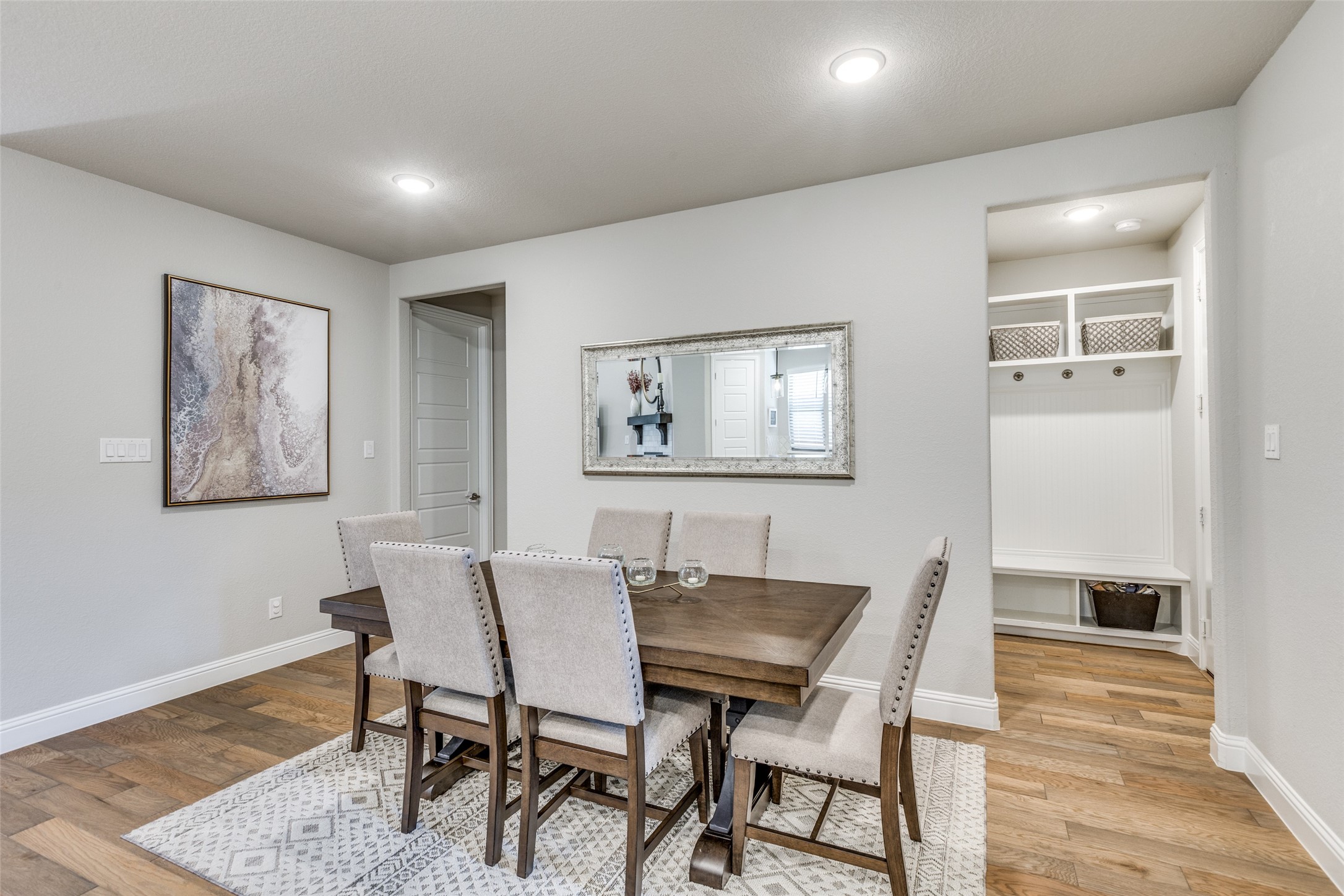 Carrollton, Texas, 75010, United States, 3 Bedrooms Bedrooms, ,3 BathroomsBathrooms,Residential,For Sale,1907540