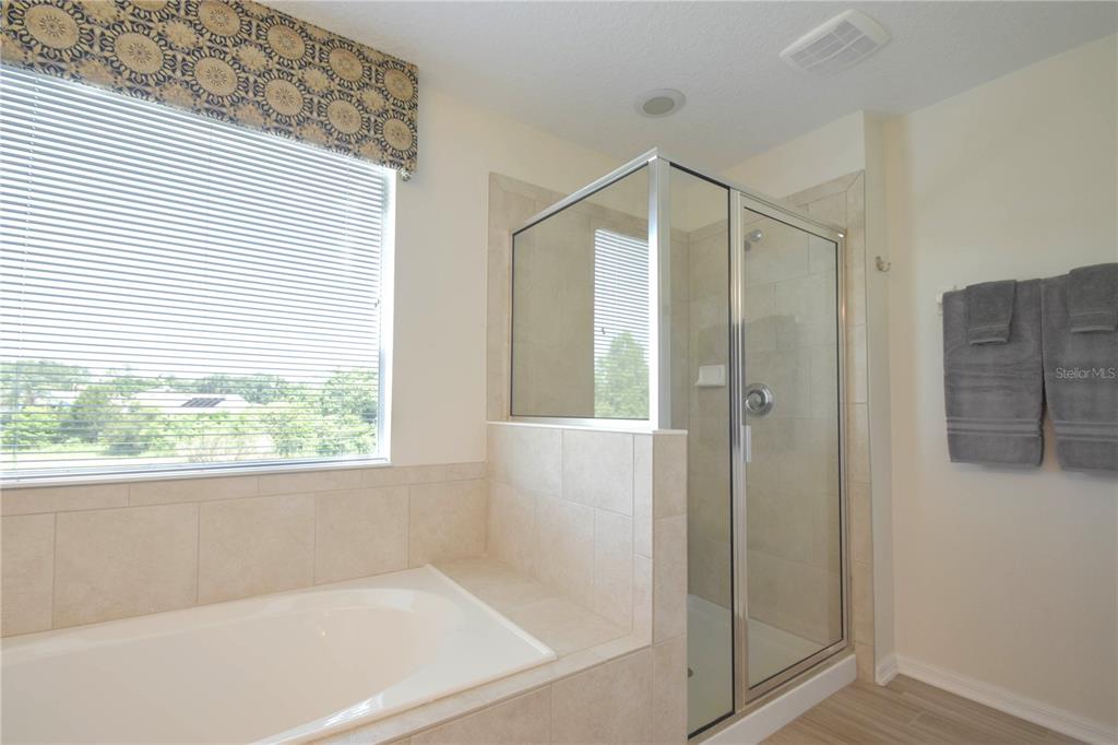 Apopka, Florida, 32703, United States, 4 Bedrooms Bedrooms, ,3 BathroomsBathrooms,Residential,For Sale,1828228