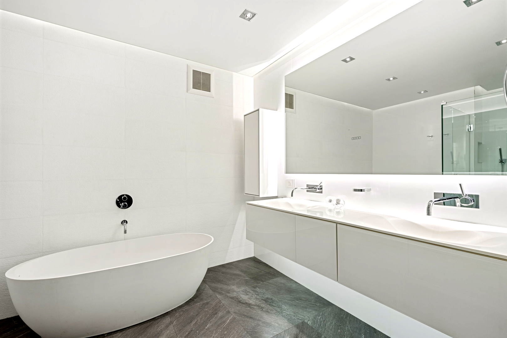 Chicago, Illinois, 60611, United States, 2 Bedrooms Bedrooms, ,3 BathroomsBathrooms,Residential,For Sale,1730203
