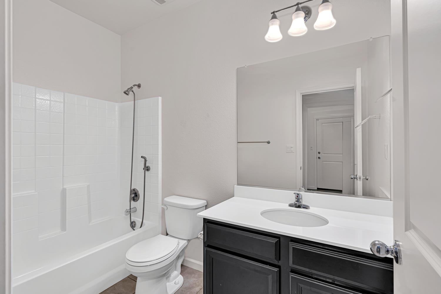 Los Banos, California, 93635, United States, 4 Bedrooms Bedrooms, ,3 BathroomsBathrooms,Residential,For Sale,1974667