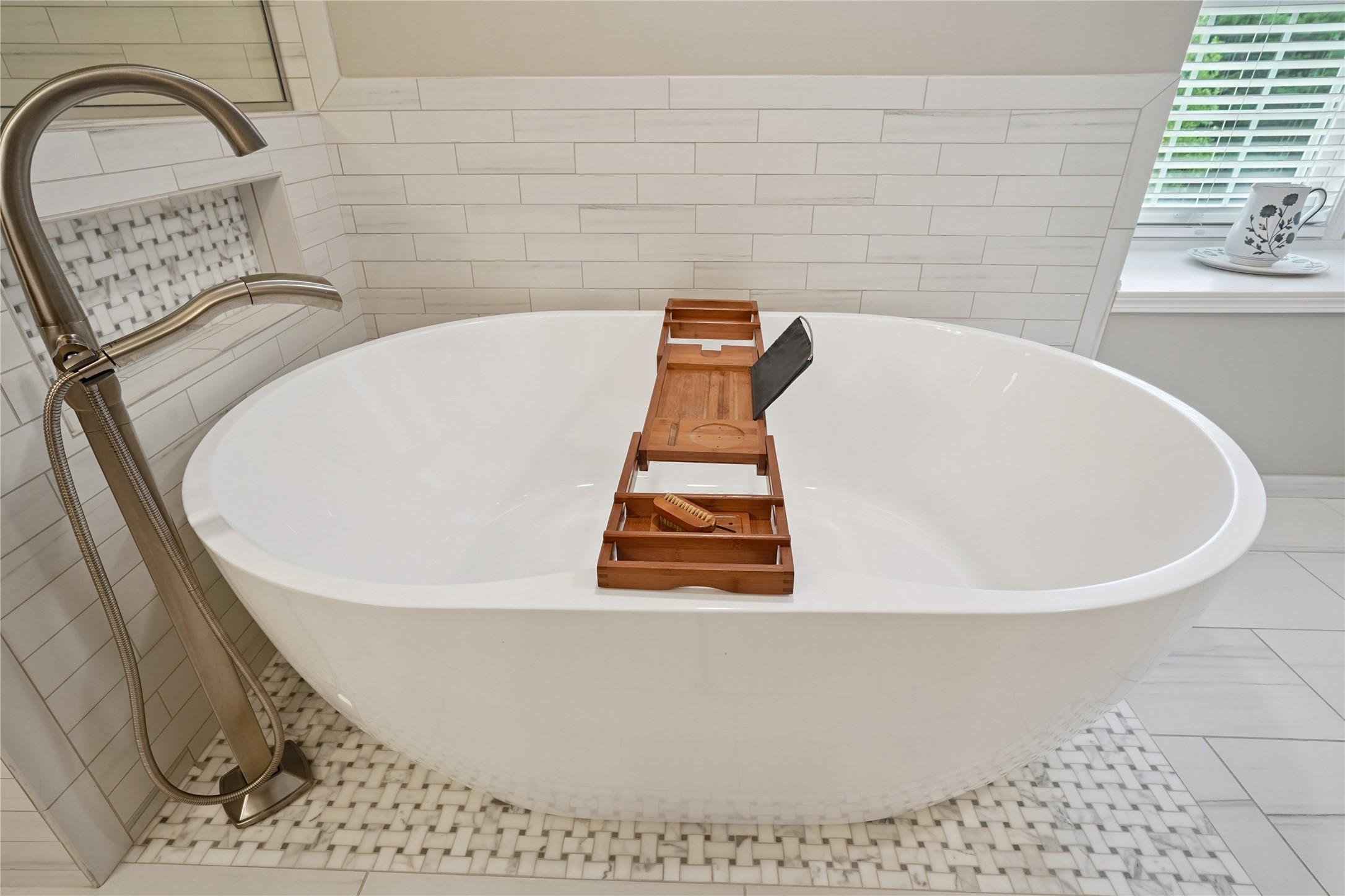 West Des Moines, Iowa, 50265, United States, 4 Bedrooms Bedrooms, ,5 BathroomsBathrooms,Residential,For Sale,1931268