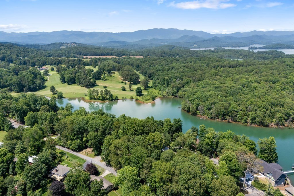 Hayesville, North Carolina, 28904, United States, 4 Bedrooms Bedrooms, ,3 BathroomsBathrooms,Residential,For Sale,1983096