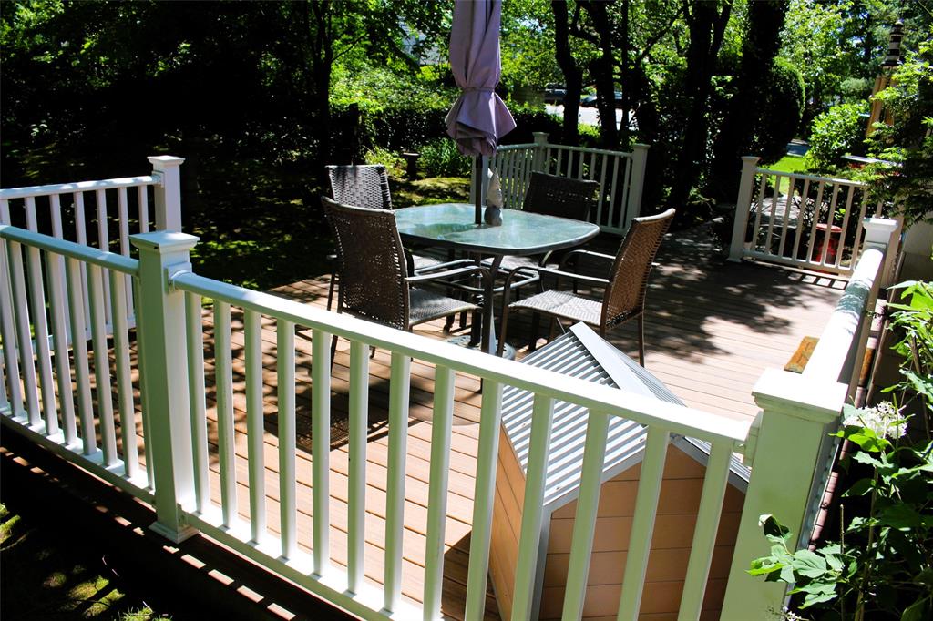 New York, New York, 11730, United States, 3 Bedrooms Bedrooms, ,3 BathroomsBathrooms,Residential,For Sale,1928706