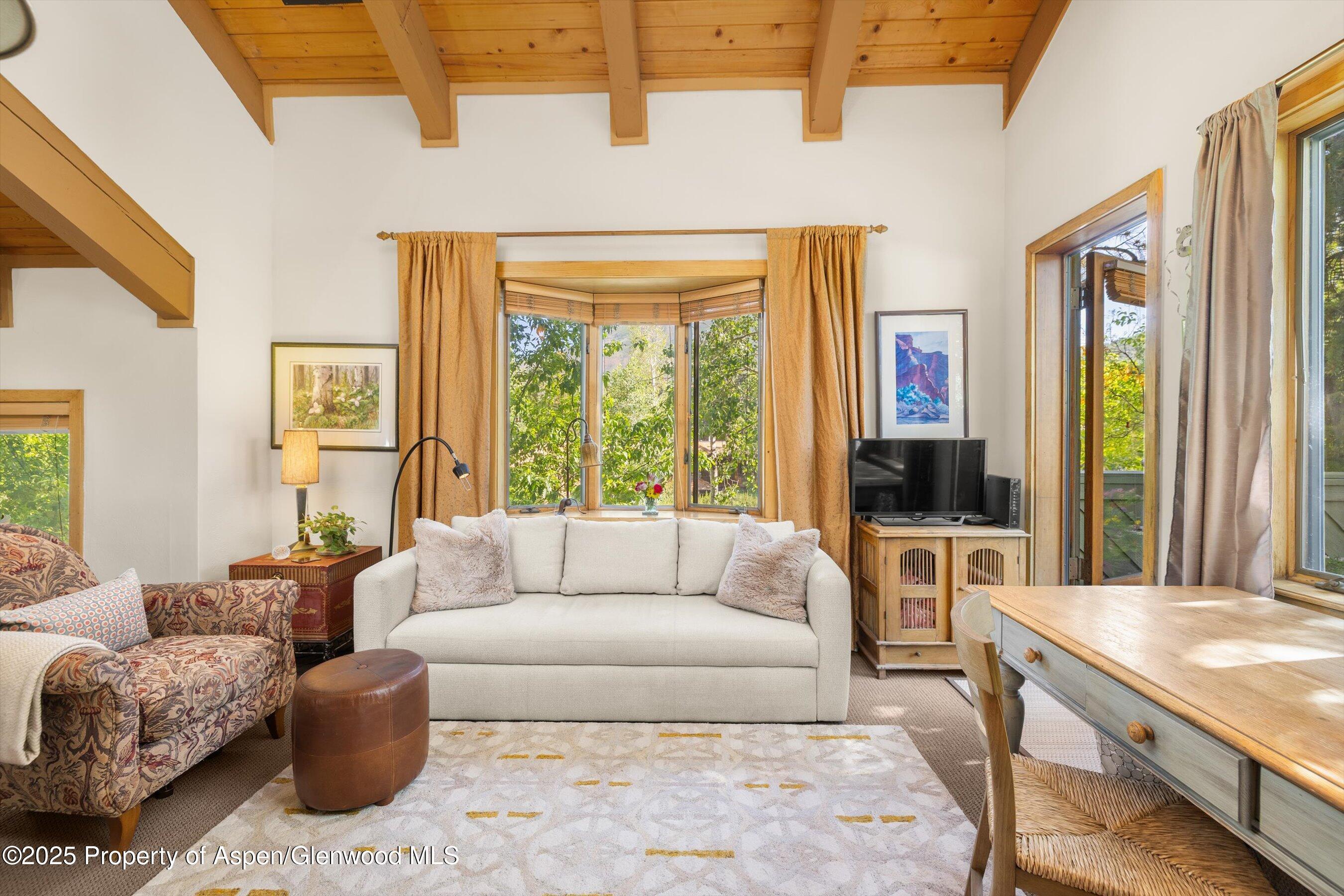 Aspen, Colorado, 81611, United States, 2 Bedrooms Bedrooms, ,2 BathroomsBathrooms,Residential,For Sale,1867403