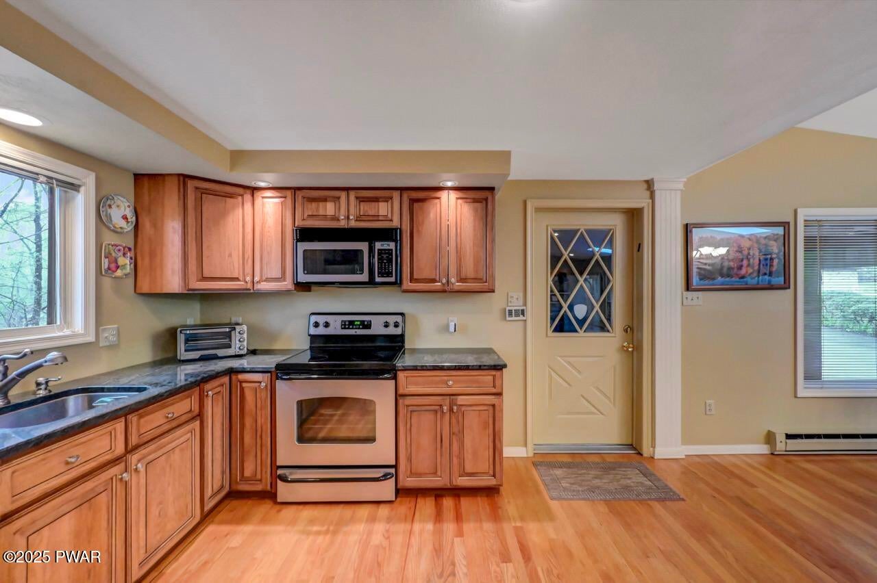 Lords Valley, Pennsylvania, 18428, United States, 5 Bedrooms Bedrooms, ,3 BathroomsBathrooms,Residential,For Sale,1977416