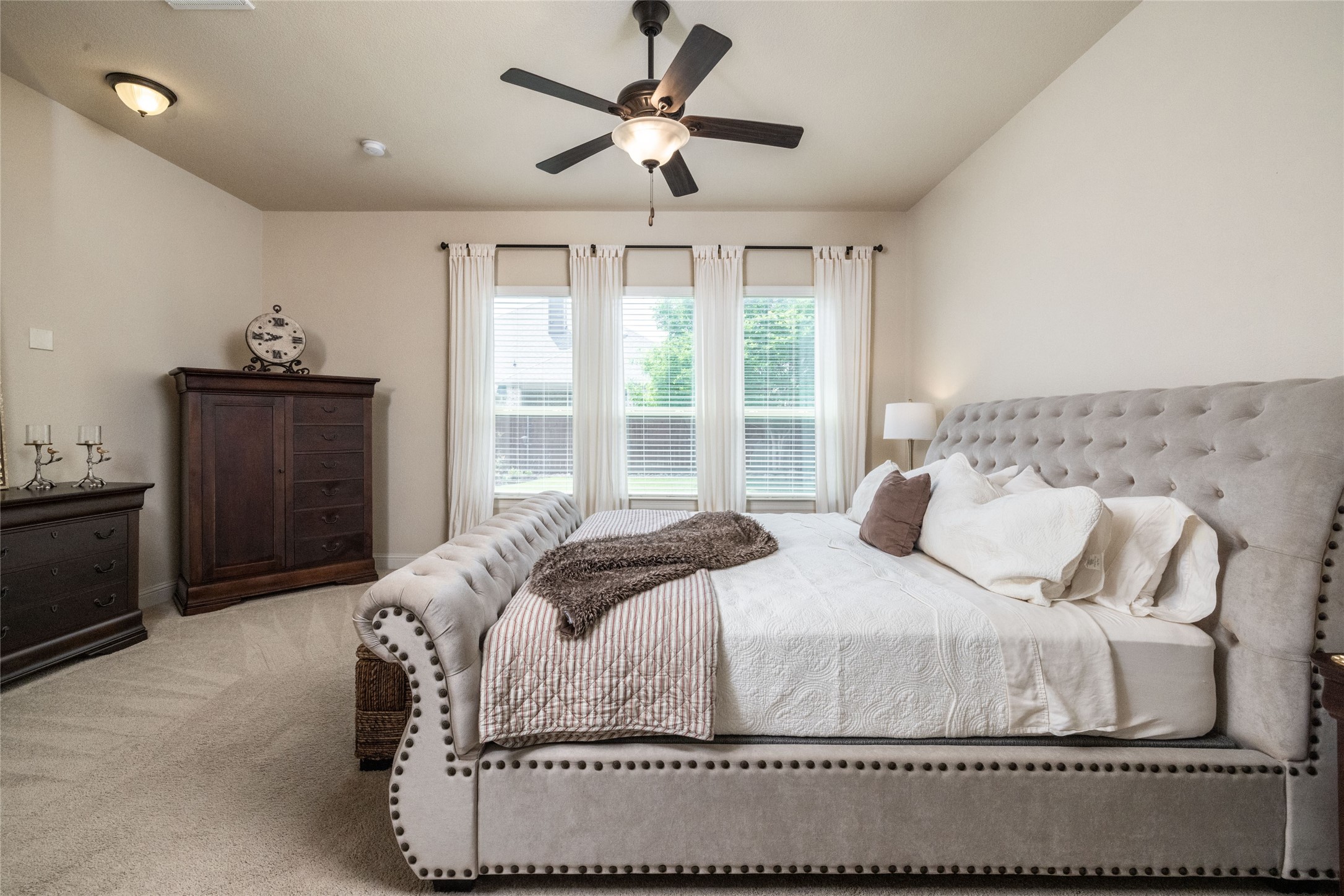 Roanoke, Texas, 76262, United States, 4 Bedrooms Bedrooms, ,5 BathroomsBathrooms,Residential,For Sale,1827754