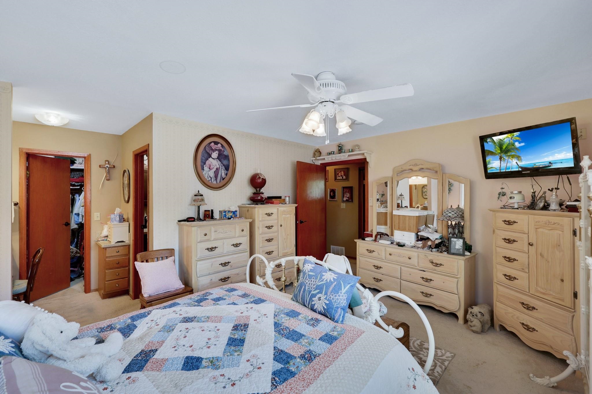 Medical Lake, Washington, 99022, United States, 5 Bedrooms Bedrooms, ,3 BathroomsBathrooms,Residential,For Sale,1901495