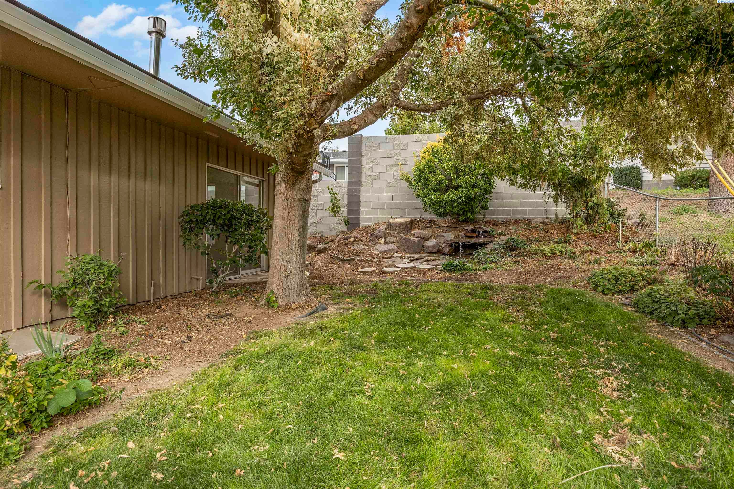 Sunnyside, Washington, 98944, United States, 3 Bedrooms Bedrooms, ,3 BathroomsBathrooms,Residential,For Sale,1973800