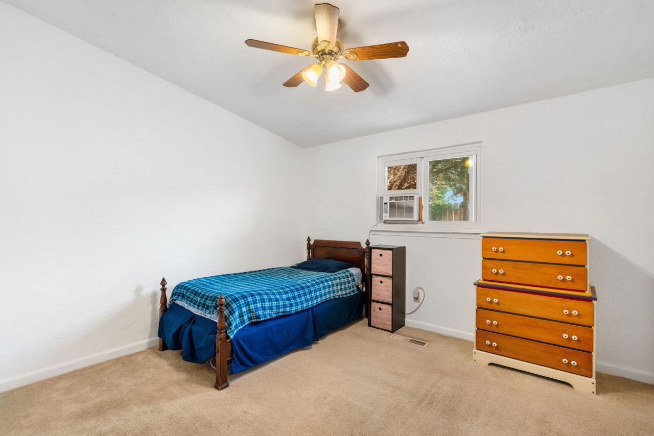 White Rock, New Mexico, 87547, United States, 4 Bedrooms Bedrooms, ,3 BathroomsBathrooms,Residential,For Sale,1906600