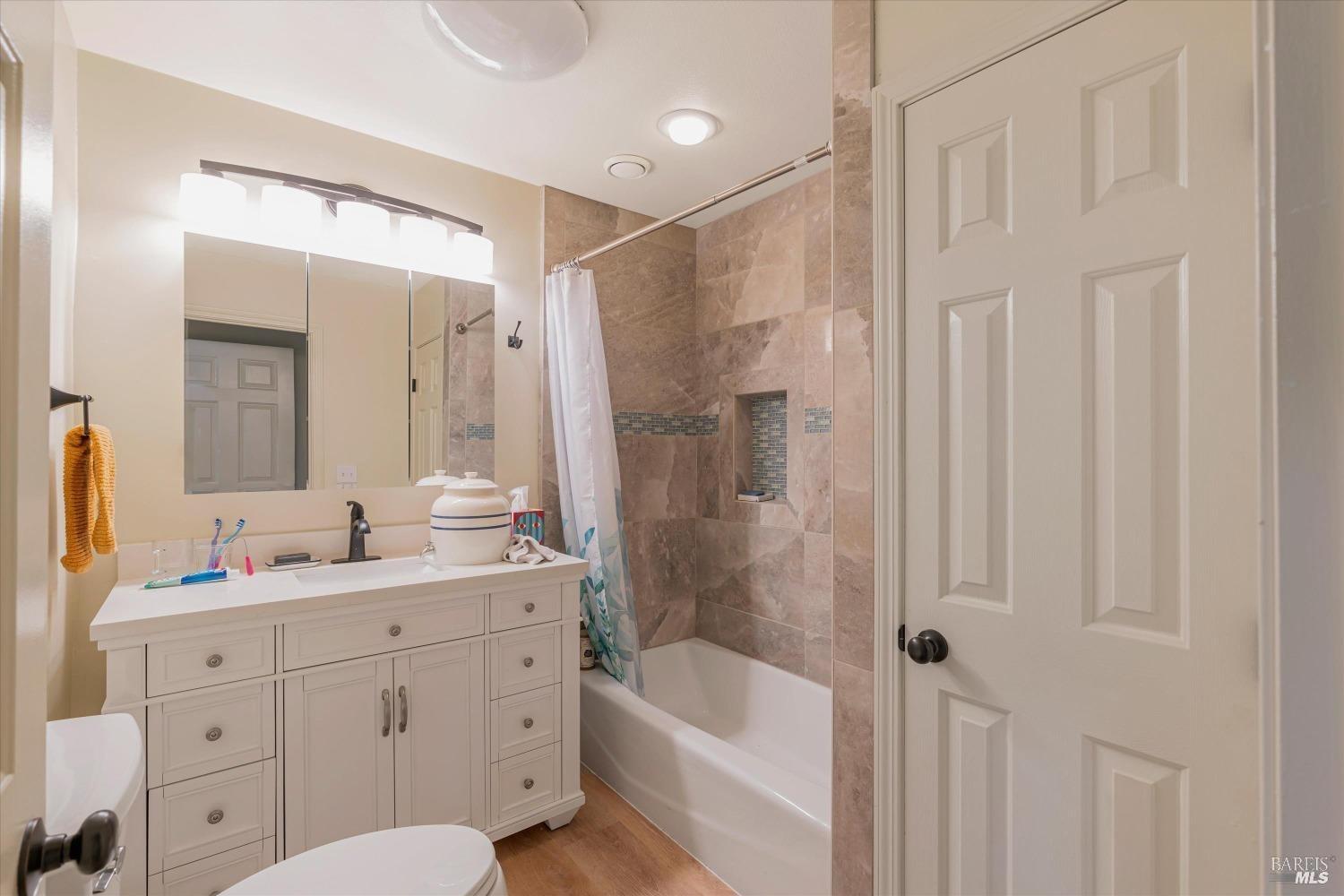 Graton, California, 95444, United States, 5 Bedrooms Bedrooms, ,3 BathroomsBathrooms,Residential,For Sale,1794474