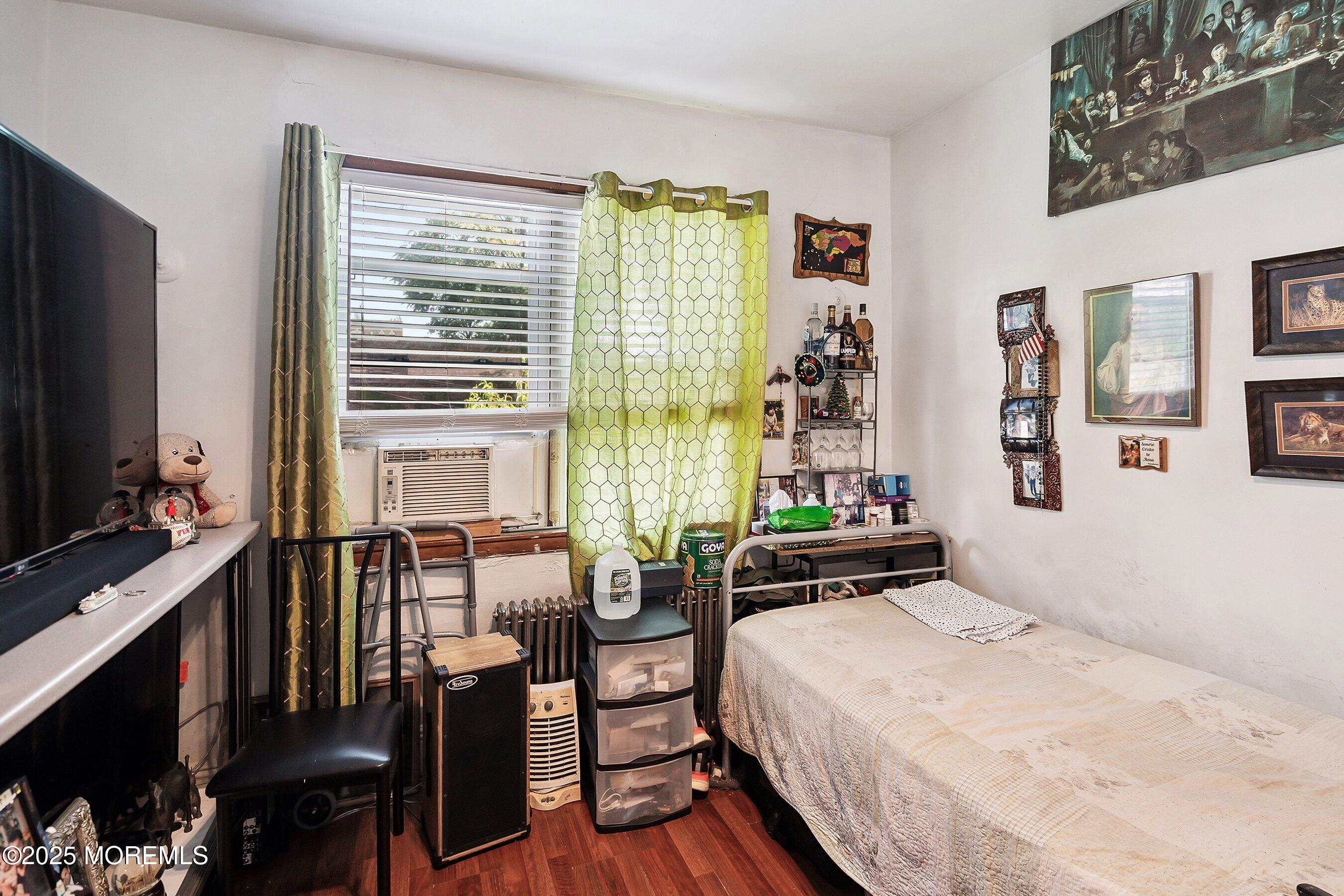 Jersey City, New Jersey, 07307, United States, 7 Bedrooms Bedrooms, ,4 BathroomsBathrooms,Residential,For Sale,1904404