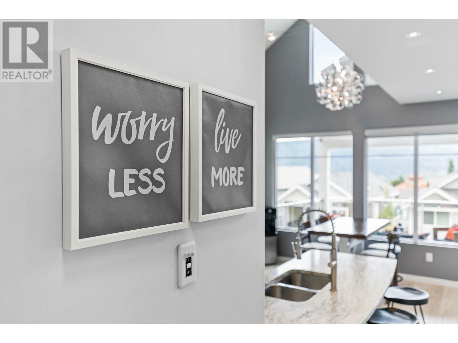 KELOWNA, British Columbia, V1Z 3R8, CA, 3 Bedrooms Bedrooms, ,2 BathroomsBathrooms,Residential,For Sale,1836675