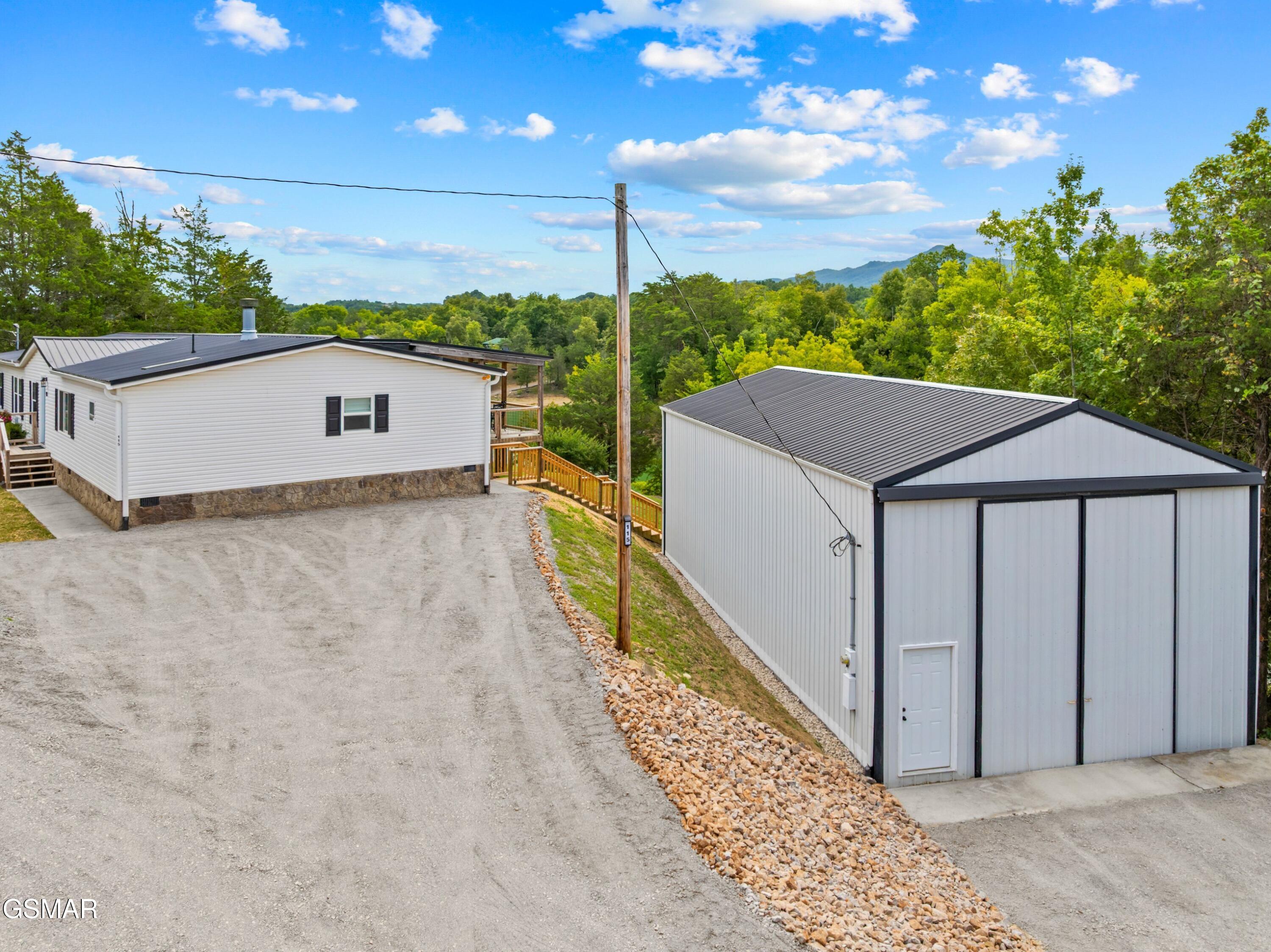 Dandridge, Tennessee, 37725, United States, 3 Bedrooms Bedrooms, ,2 BathroomsBathrooms,Residential,For Sale,1982636