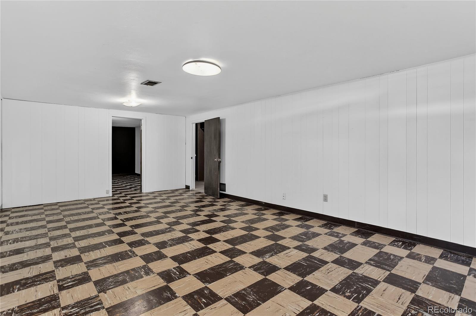 Arvada, Colorado, 80004, United States, 3 Bedrooms Bedrooms, ,1 BathroomBathrooms,Residential,For Sale,1960914