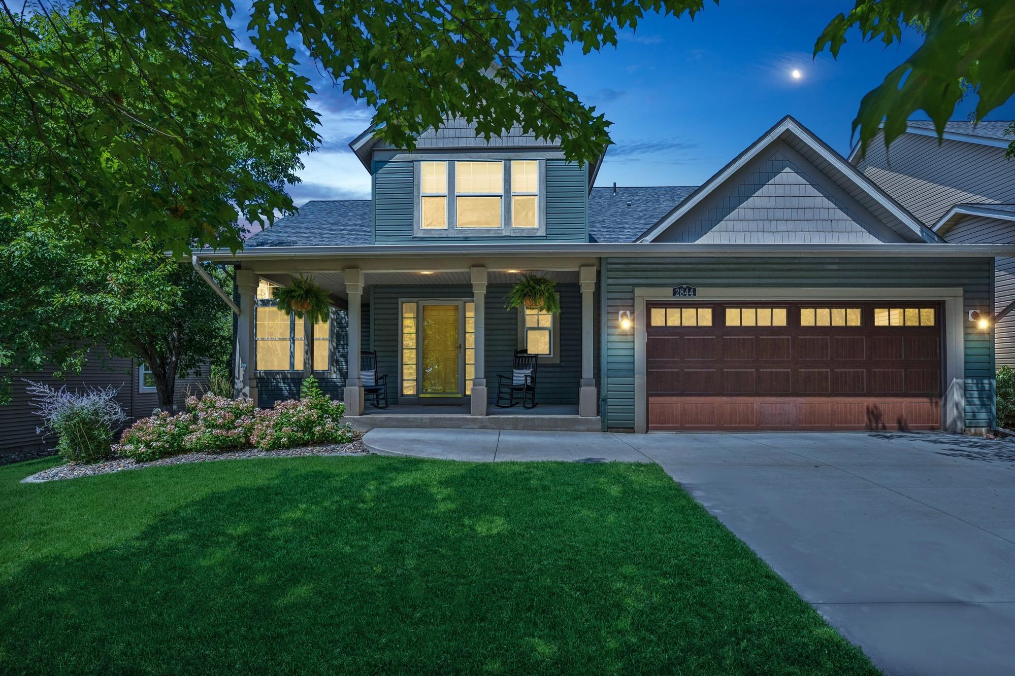 Woodbury, Minnesota, 55129, United States, 5 Bedrooms Bedrooms, ,3 BathroomsBathrooms,Residential,For Sale,1917665