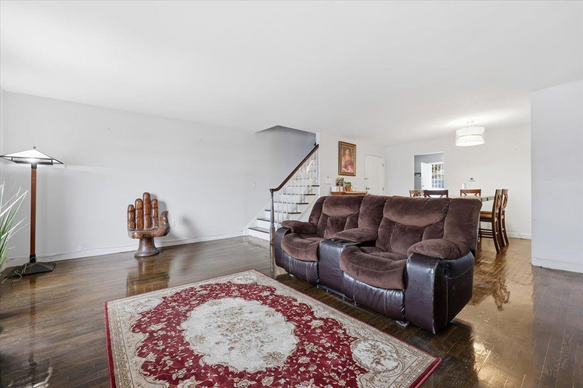 North Bergen, New Jersey, 07047, United States, 3 Bedrooms Bedrooms, ,3 BathroomsBathrooms,Residential,For Sale,1987703