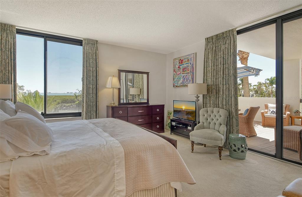 Longboat Key, Florida, 34228, United States, 2 Bedrooms Bedrooms, ,2 BathroomsBathrooms,Residential,For Sale,1989430