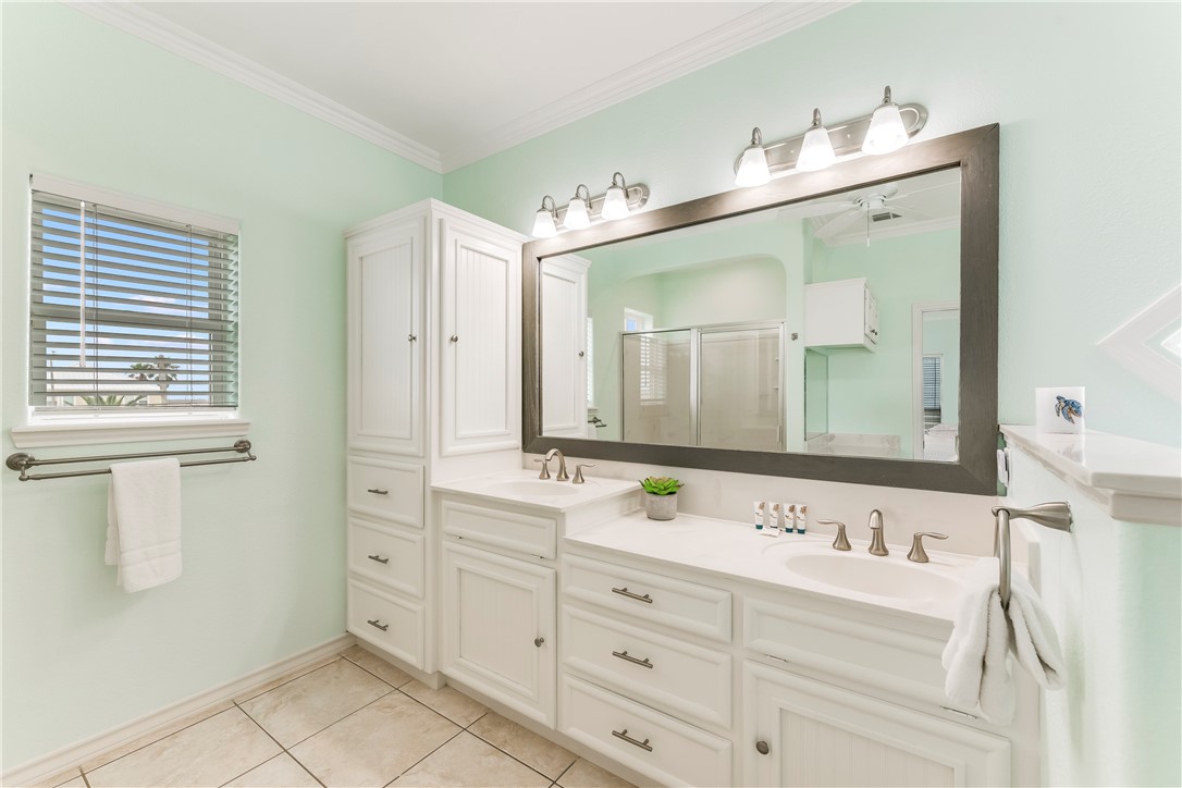 Corpus Christi, Texas, 78418, United States, 3 Bedrooms Bedrooms, ,4 BathroomsBathrooms,Residential,For Sale,1758670
