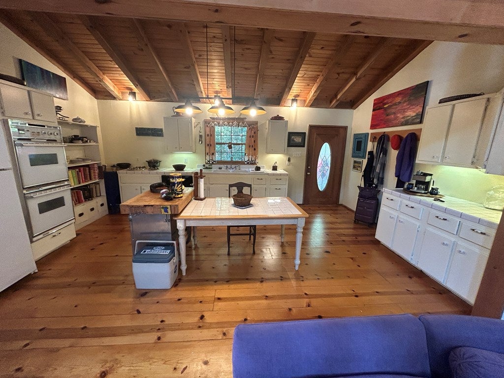 Blue Ridge, Georgia, 30513, United States, 3 Bedrooms Bedrooms, ,3 BathroomsBathrooms,Residential,For Sale,1954403
