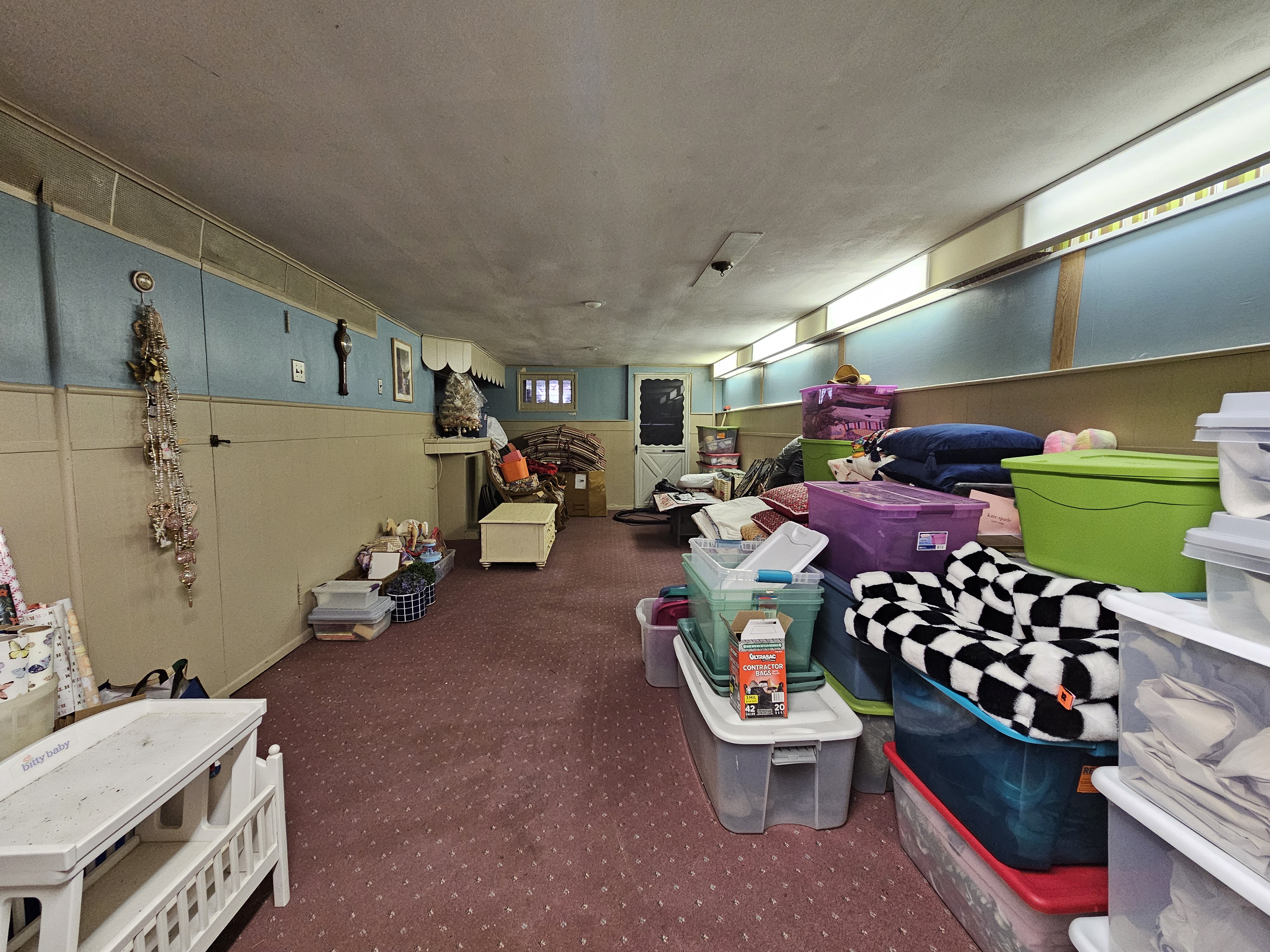 Glendale, New York, 11385, United States, 5 Bedrooms Bedrooms, ,2 BathroomsBathrooms,Residential,For Sale,1987833