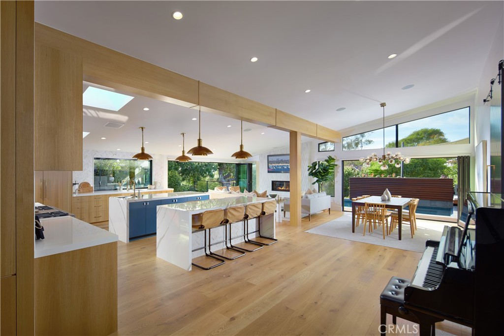Corona del Mar, California, 92625, United States, 4 Bedrooms Bedrooms, ,5 BathroomsBathrooms,Residential,For Sale,1819361
