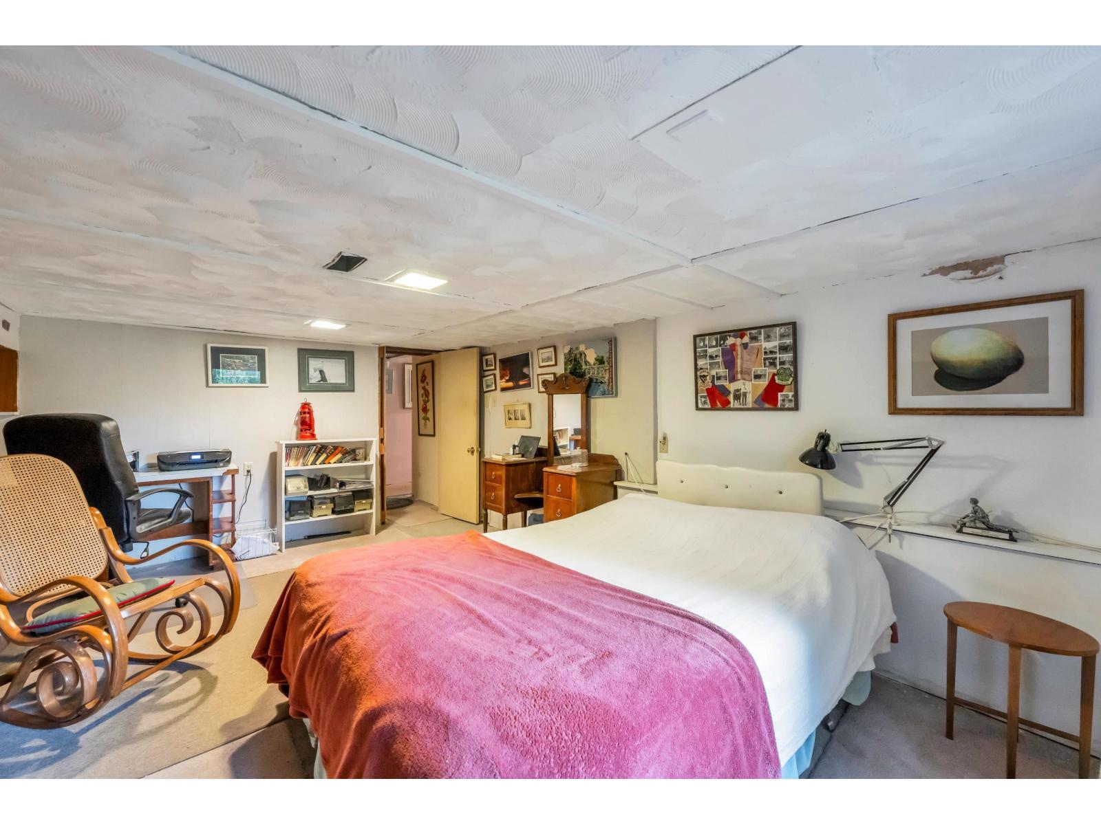 WHITE ROCK, British Columbia, V4B 4T7, CA, 4 Bedrooms Bedrooms, ,2 BathroomsBathrooms,Residential,For Sale,1951469
