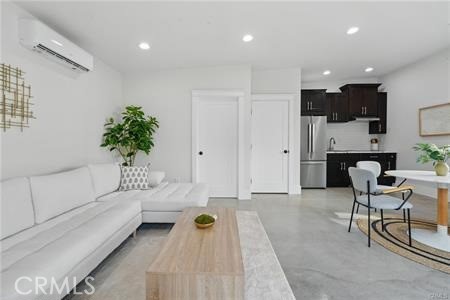 Los Angeles, California, 90018, United States, 5 Bedrooms Bedrooms, ,5 BathroomsBathrooms,Residential,For Sale,1842943