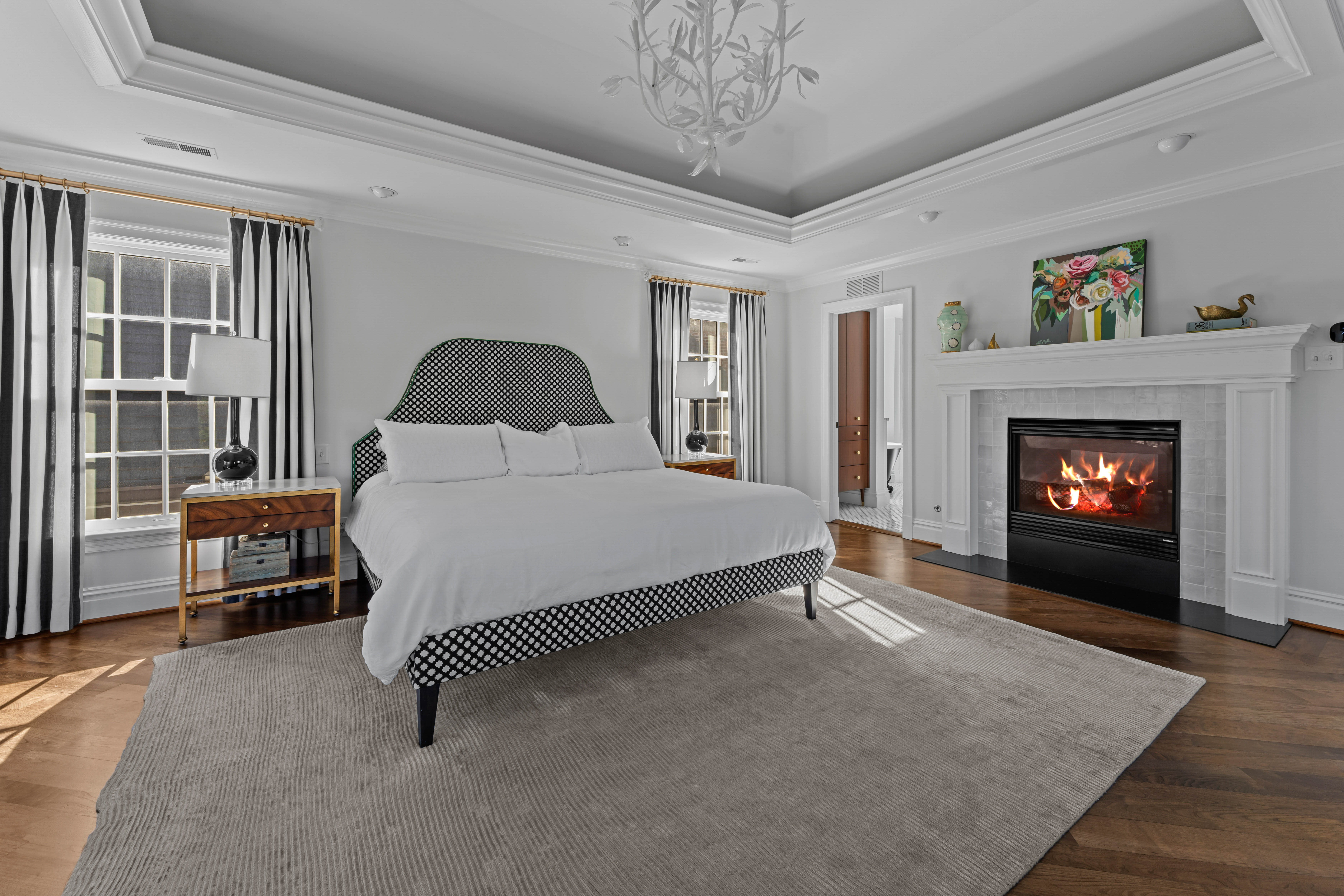  Stunning Private Estate Tucked Away on one of Ladue