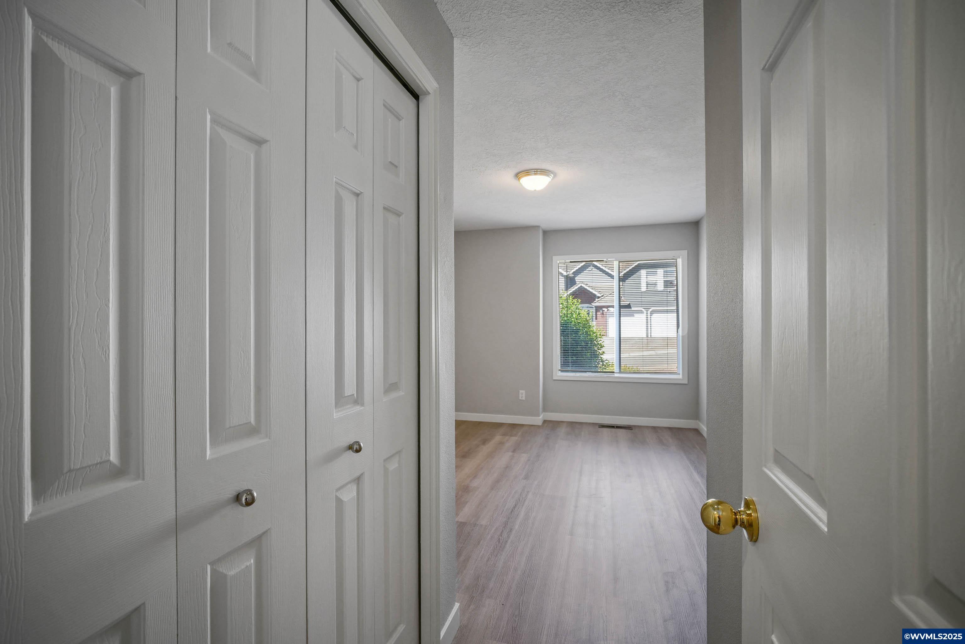 Salem, Oregon, 97304, United States, 3 Bedrooms Bedrooms, ,2 BathroomsBathrooms,Residential,For Sale,1838478