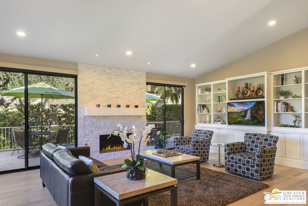 Palm Springs, California, 92264, United States, 2 Bedrooms Bedrooms, ,2 BathroomsBathrooms,Residential,For Sale,1989572