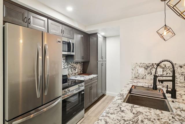 La Jolla, California, 92037, United States, 2 Bedrooms Bedrooms, ,3 BathroomsBathrooms,Residential,For Sale,2001481