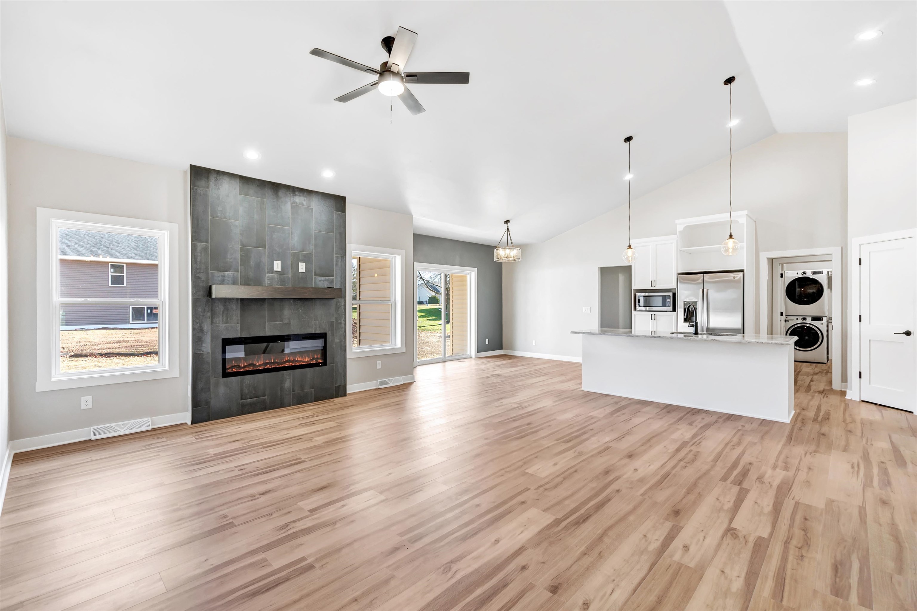 GREEN BAY, Wisconsin, 54311, United States, 3 Bedrooms Bedrooms, ,2 BathroomsBathrooms,Residential,For Sale,1998458