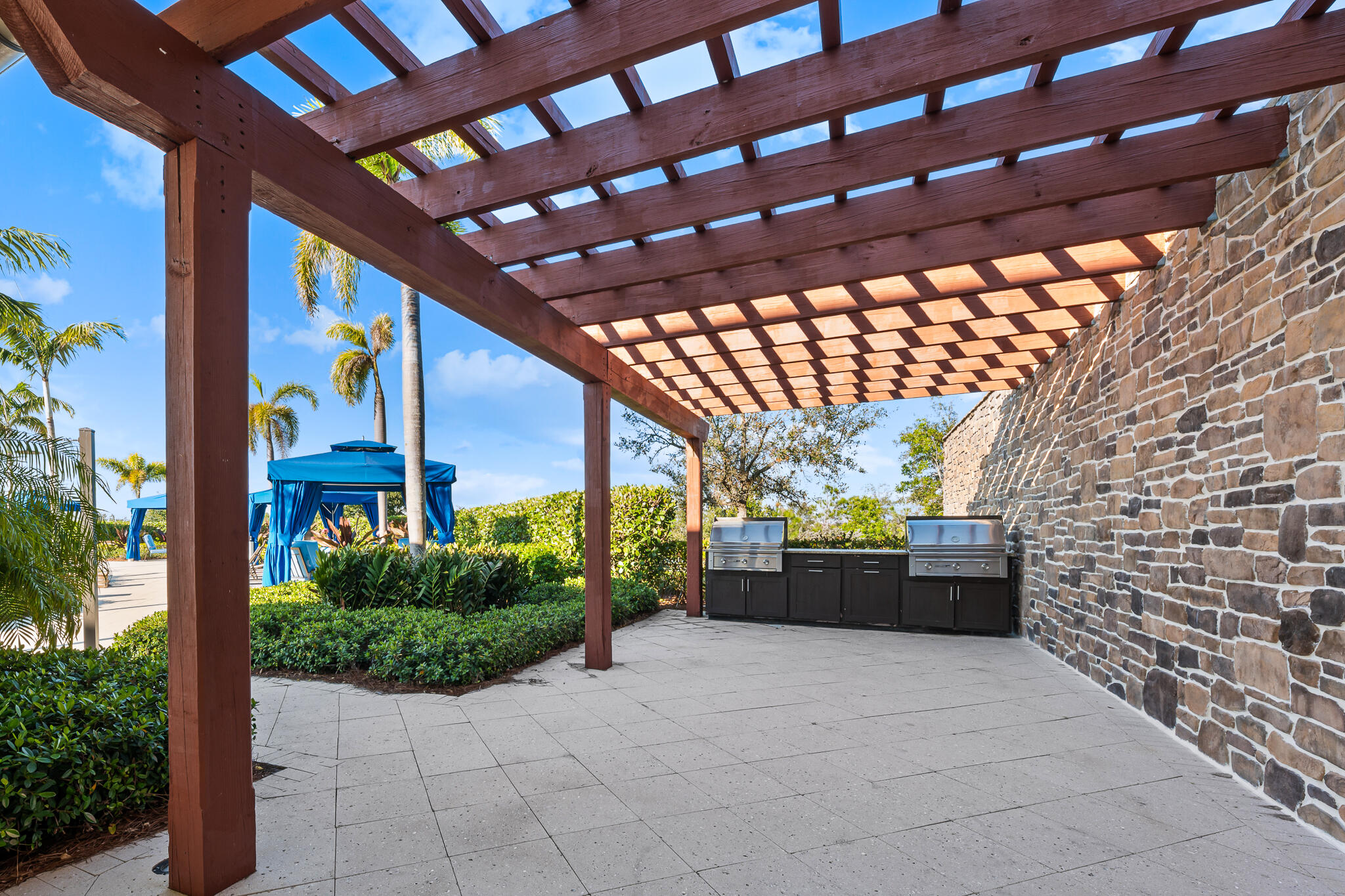Loxahatchee, Florida, 33470, United States, 5 Bedrooms Bedrooms, ,4 BathroomsBathrooms,Residential,For Sale,1902120