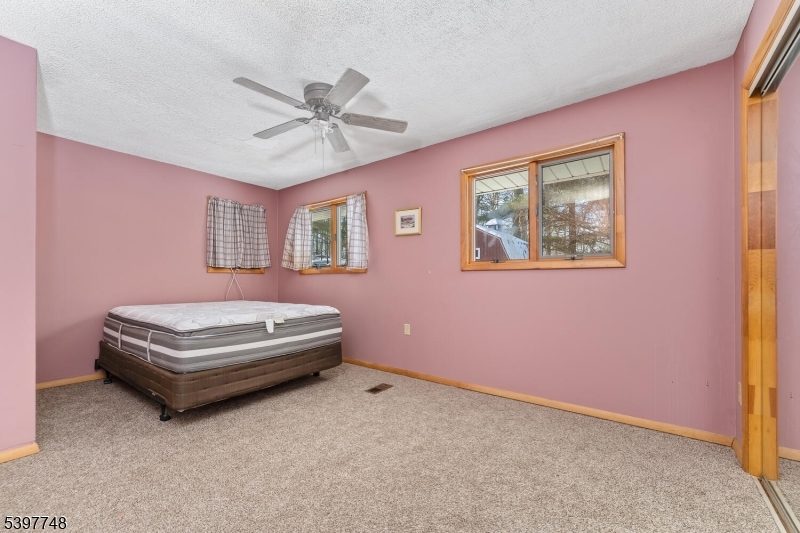 Rockaway Twp., New Jersey, 07866, United States, 4 Bedrooms Bedrooms, ,4 BathroomsBathrooms,Residential,For Sale,1994674