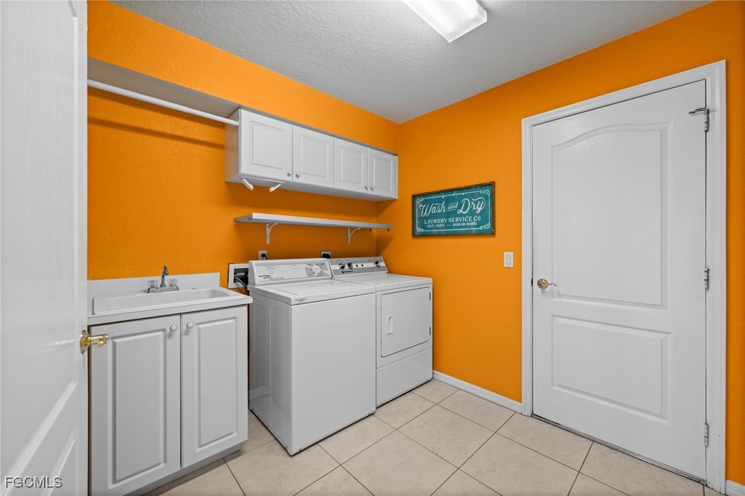 Cape Coral, Florida, 33990, United States, 3 Bedrooms Bedrooms, ,2 BathroomsBathrooms,Residential,For Sale,1937566