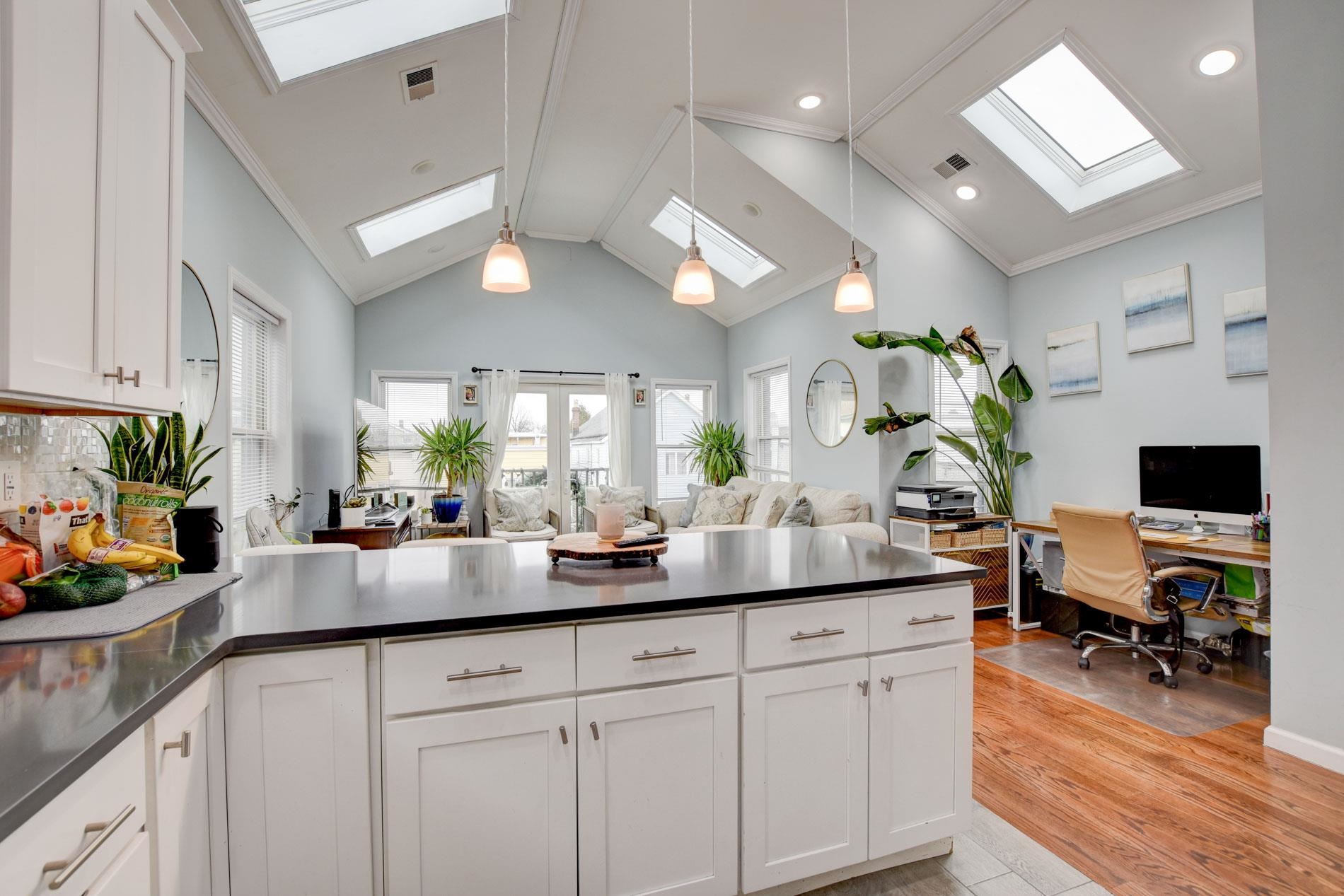 Bayonne, New Jersey, 07002, United States, 7 Bedrooms Bedrooms, ,5 BathroomsBathrooms,Residential,For Sale,1907714