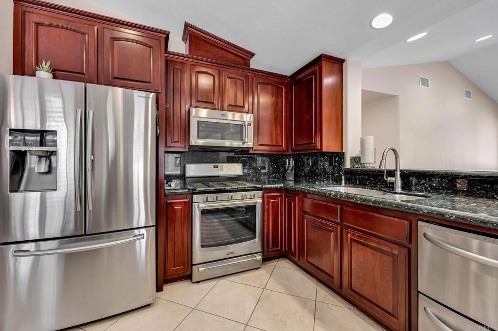 Hemet, California, 92544, United States, 5 Bedrooms Bedrooms, ,4 BathroomsBathrooms,Residential,For Sale,1940395