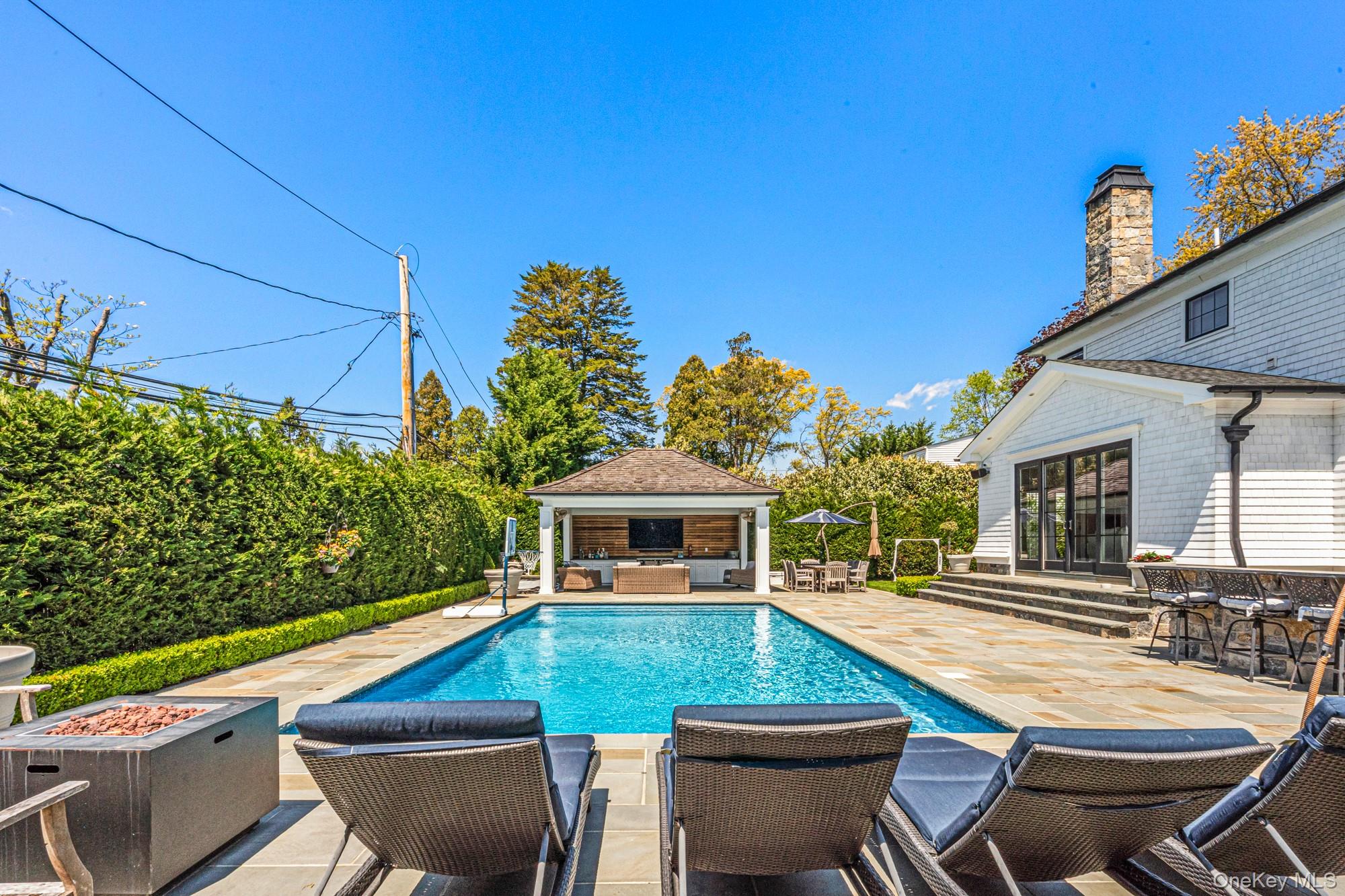  25 Boyd Drive, Westbury, NY, 11590 - 物件實景