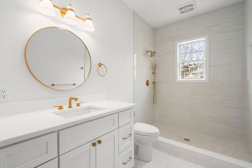 Gloucester, Massachusetts, 01930, United States, 4 Bedrooms Bedrooms, ,5 BathroomsBathrooms,Residential,For Sale,1804807