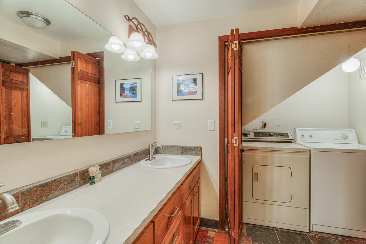 Sunriver, Oregon, 97707, United States, 3 Bedrooms Bedrooms, ,2 BathroomsBathrooms,Residential,For Sale,1978844