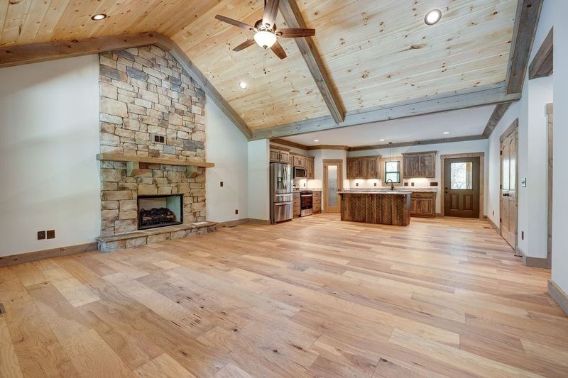 Ellijay, Georgia, 30536, United States, 3 Bedrooms Bedrooms, ,2 BathroomsBathrooms,Residential,For Sale,1944985