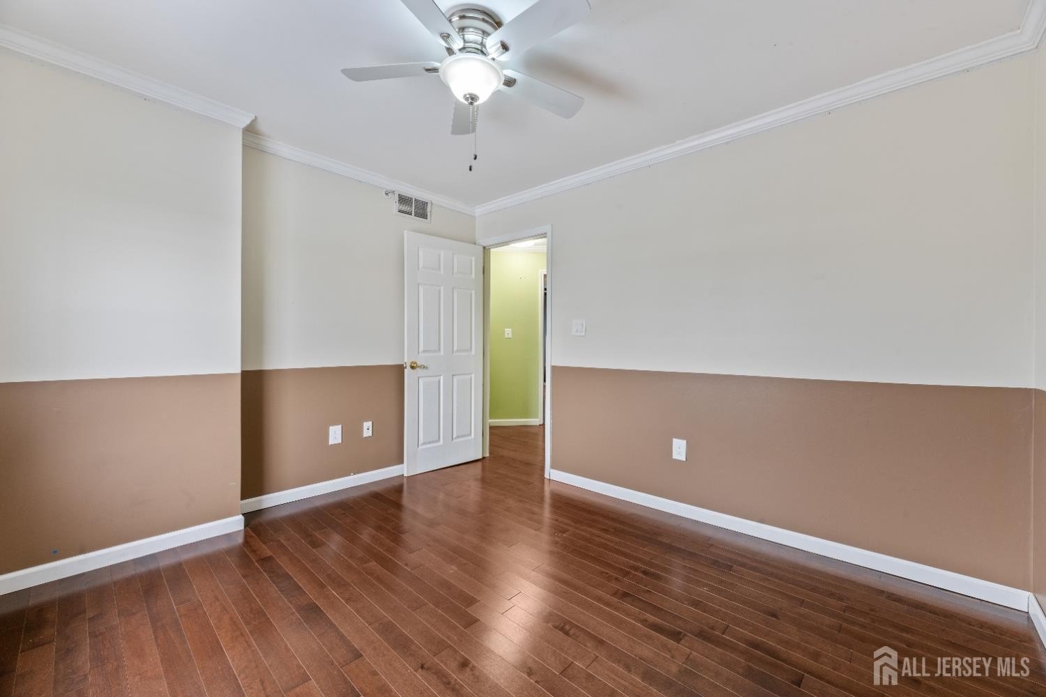 Edison, New Jersey, 08820, United States, 3 Bedrooms Bedrooms, ,3 BathroomsBathrooms,Residential,For Sale,2005666