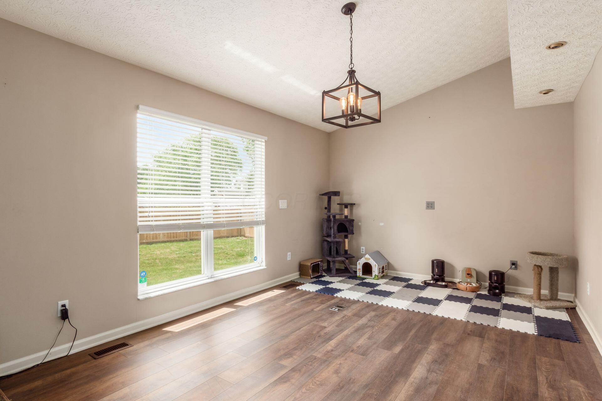 Grove City, Ohio, 43123, United States, 4 Bedrooms Bedrooms, ,3 BathroomsBathrooms,Residential,For Sale,1882454