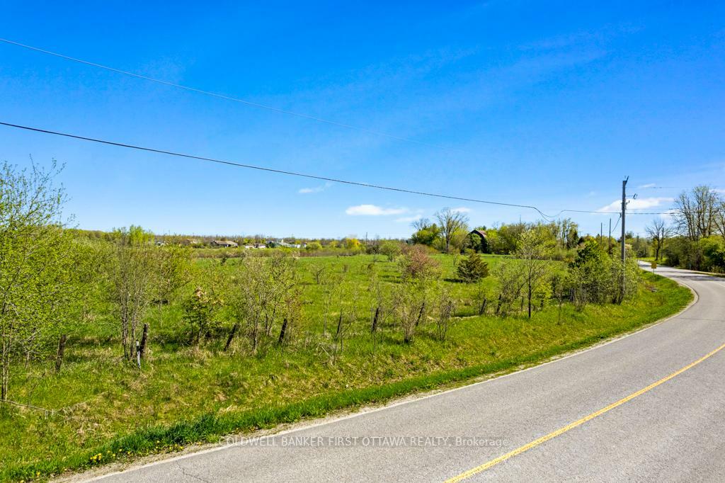 TAY VALLEY, Ontario, K7H 3C9, CA, ,Residential,For Sale,1865372