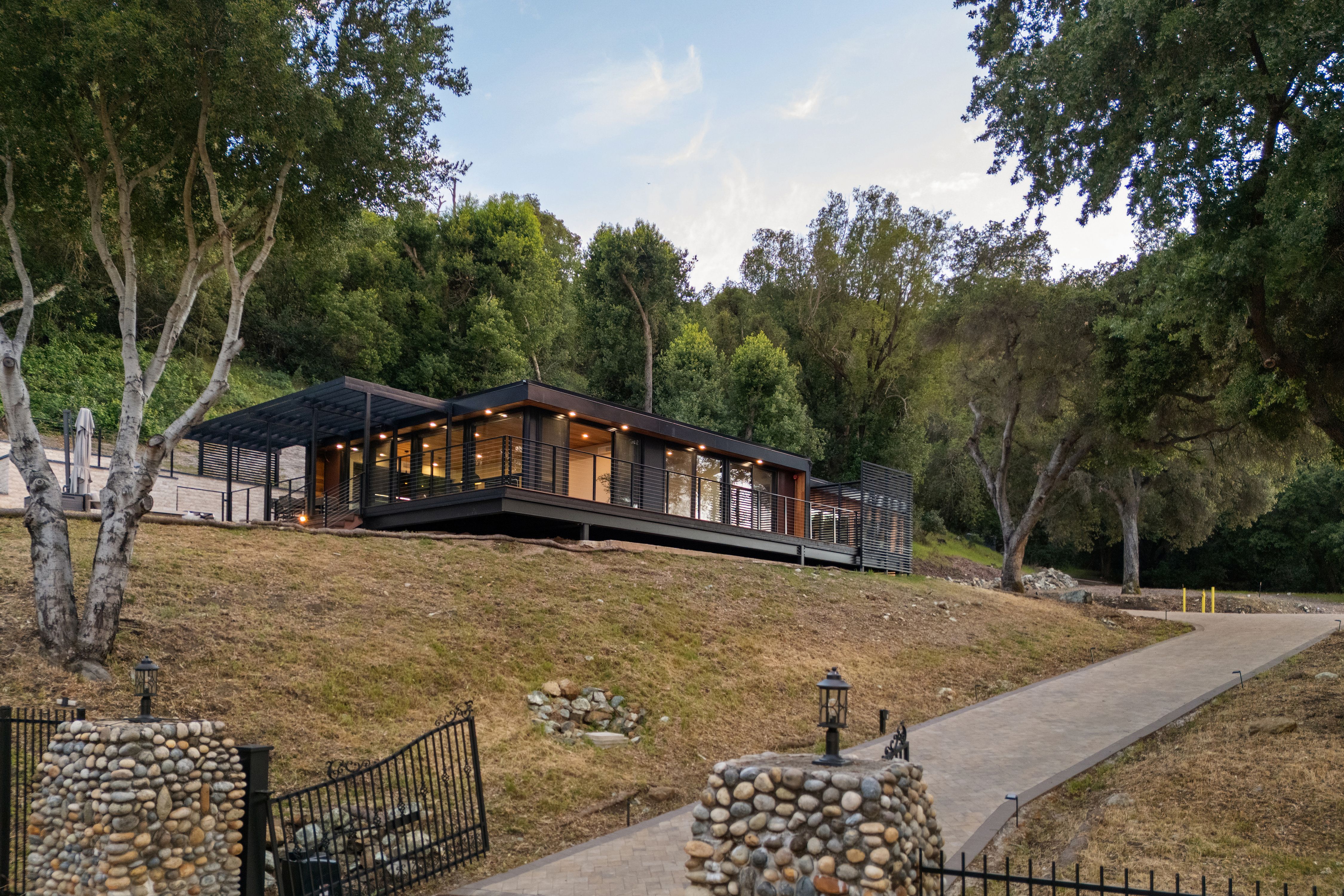  Modern Off-Grid Compound with Panoramic Valley Views - 物件實景