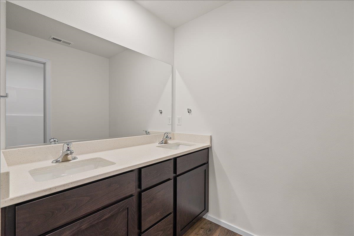 Deer Park, Washington, 99006, United States, 5 Bedrooms Bedrooms, ,2 BathroomsBathrooms,Residential,For Sale,1956687