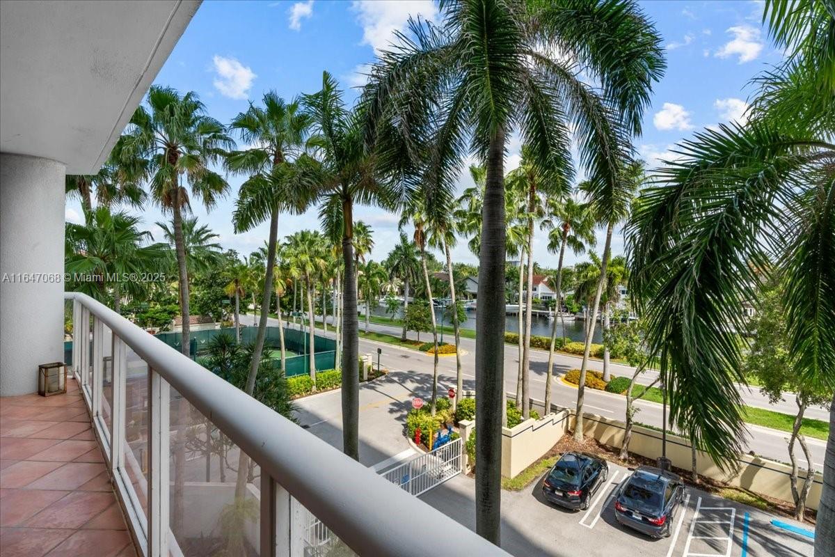 3598 Yacht Club Dr Unit 302, Aventura, Florida, 33180, United States, 3 Bedrooms Bedrooms, ,2 BathroomsBathrooms,Residential,For Sale,3598 Yacht Club Dr Unit 302,1622452