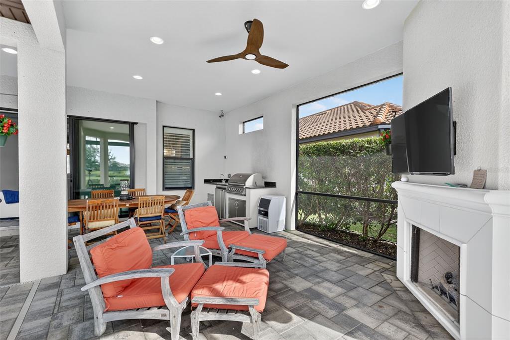 Bradenton, Florida, 34211, United States, 2 Bedrooms Bedrooms, ,3 BathroomsBathrooms,Residential,For Sale,1992091